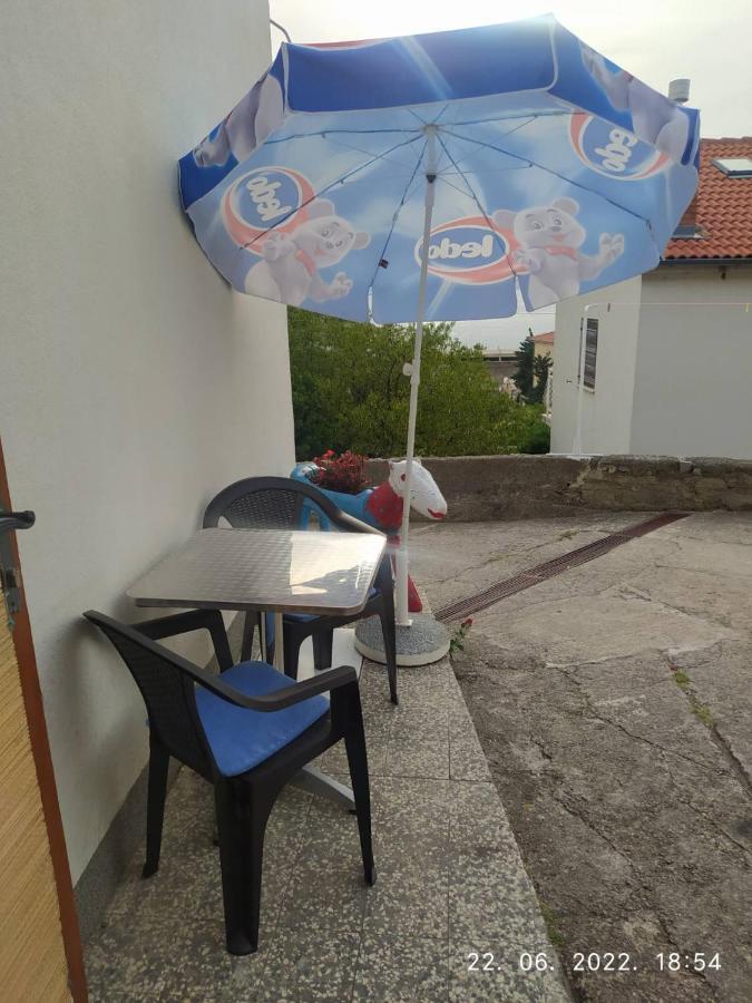 Ante Apartment *