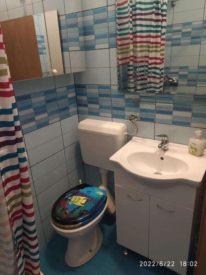 Apartment Ante *