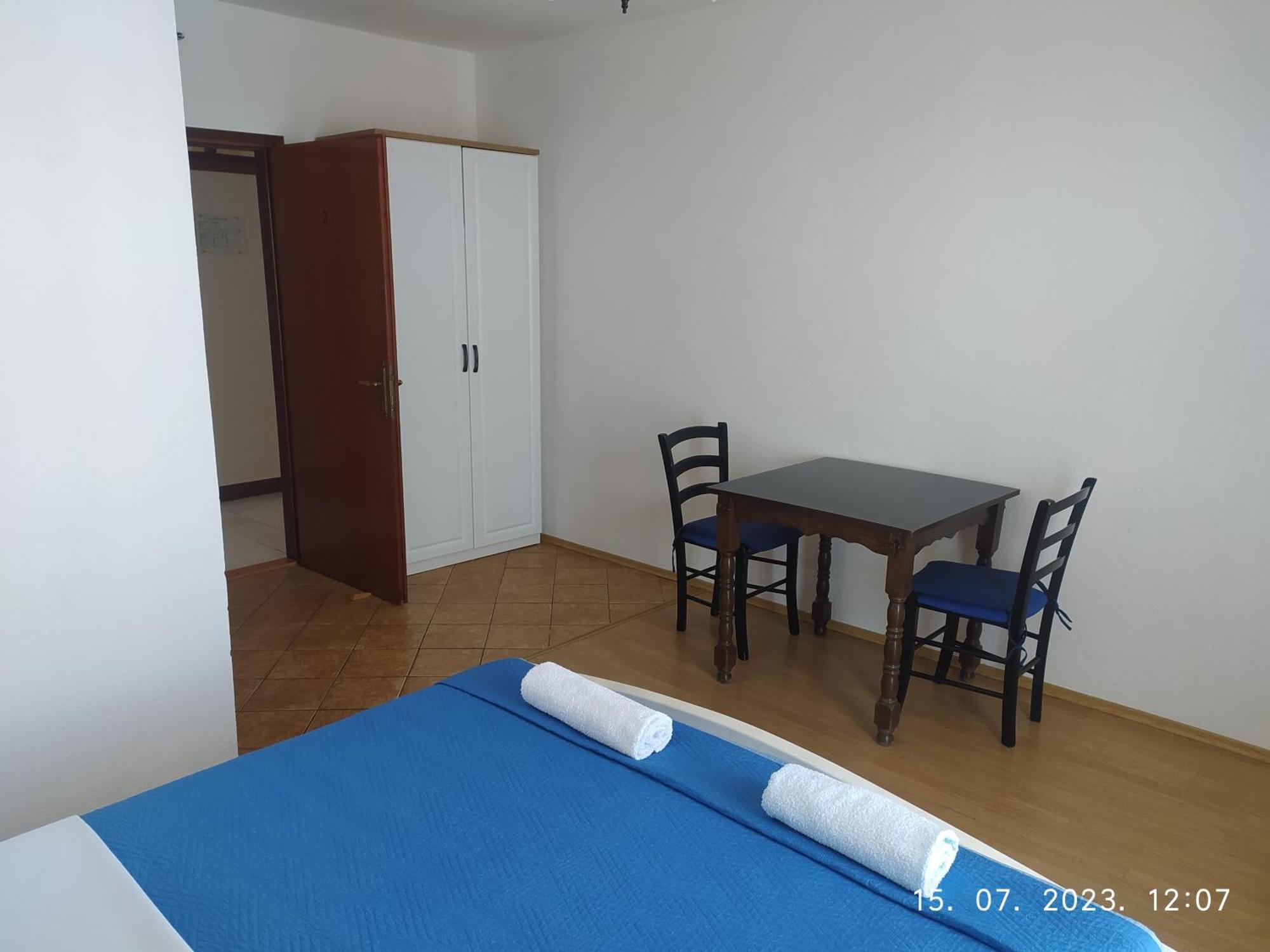 Ante Apartment *