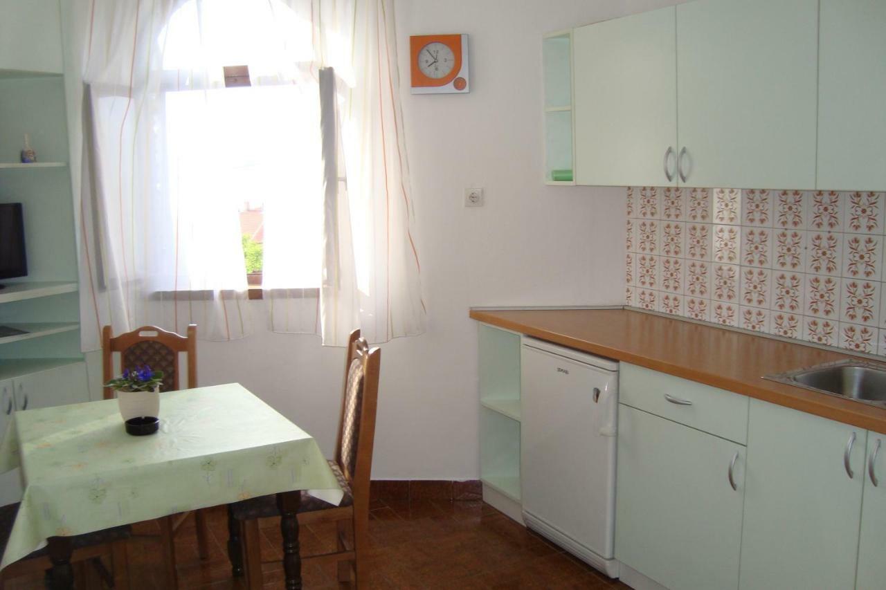 Apartment Ante