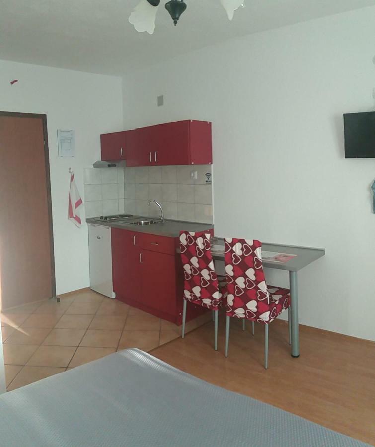 Apartment Ante *