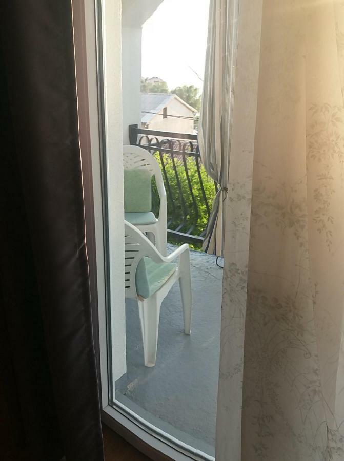Apartment Ante *